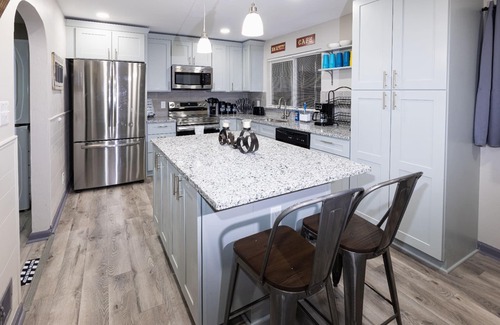 Kansas City House | 💎KCK Speedway Retreat❤️✧Whole House✧