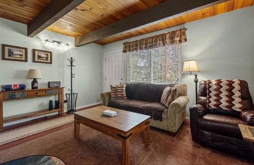 Sugarloaf House | KCs Haven - Relax with the whole family at this peaceful cabin