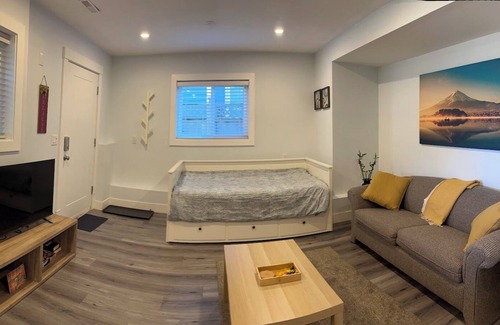 Guildford House | KC’s Home is ultra-comfortable Unit
