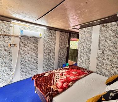 Khattalwada House | KD Homestay ganga view