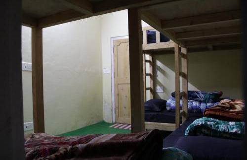 Jibhi Bed & Breakfast | KD RiverView Jibhi Tirthan