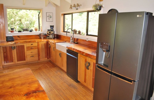 Kairuru Cabin | Kea Ridge Lodge, Epic Stargazing, views and spa pool