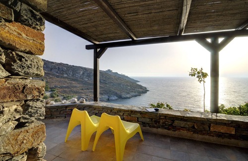 Pisses Apartment | Kea Tzia, beachfront, tranquil, secluded, luxury, beachfront, sea view, private