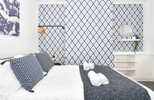 Stoke-on-Trent House | Keary House by YourStays