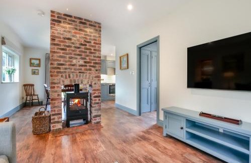 Pulborough House | Keeds Cottage