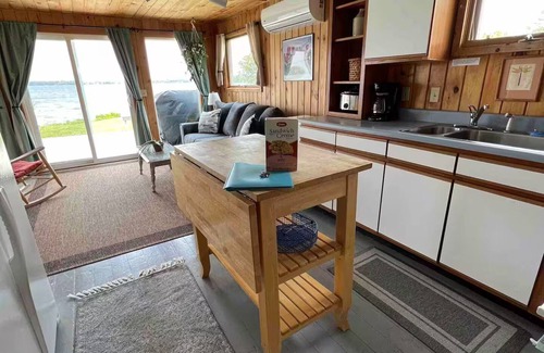 South Hero Cottage | Keeler Bay Lakefront 2BR Cottage, Mansfield