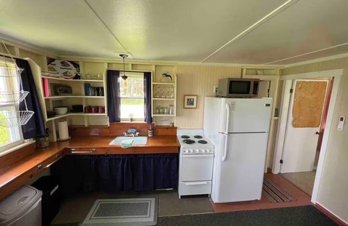 South Hero Cottage | Keeler Bay Lakefront 1BR Cottage - Otter Creek -