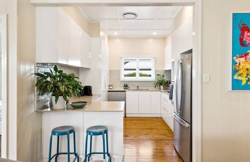 East Toowoomba Cottage | Keeler Cottage - 3 bedroom Beautiful Home in Central Location