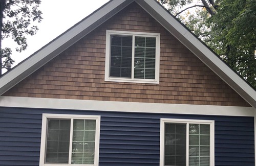 Decatur House | Keeler Lake retreat with private beach!