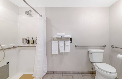 Keene Hotel | Keene Elm City Hotel, an Ascend Collection Hotel