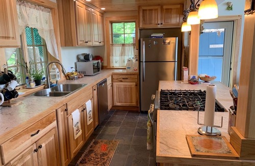 Nobleboro House | Keene`s Cottage/Damariscotta Lake