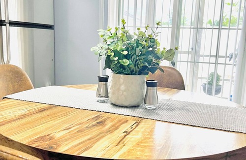 Westgate House | Keep it simple at this pet friendly and centrally-located place.