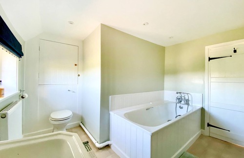 East Meon Cottage | KEEPERS COTTAGE, pet friendly, with open fire in East Meon