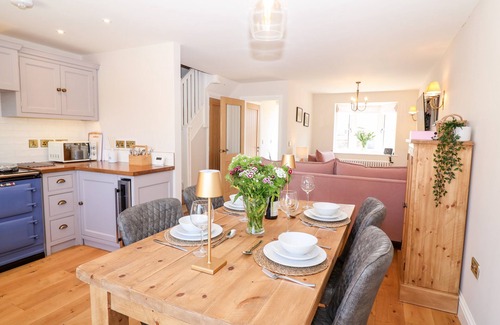 Newton on Derwent Cottage | KEEPERS COTTAGE, pet friendly, with a garden in Wilberfoss