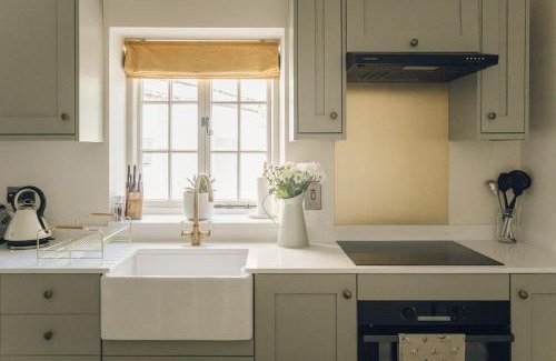 Baslow House | Keepers CottageChatsworth Estate