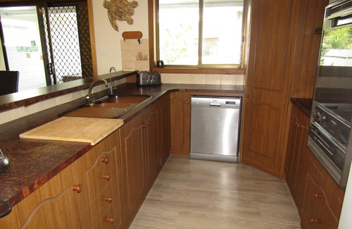 Dalrymple House | Keepin it Reel - Dog friendly - Off Peak Special!