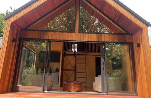 Taupo Bay House | Keepin' it Reel - Taupo Bay