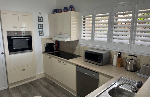 Bongaree Apartment | Keith's Place, 1 of the 3 most popular units on Bribie Island, near Brisbane.