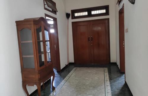 West Semarang Villa | Kelana 1 Luxury Homestay Semarang, 3 bedrooms