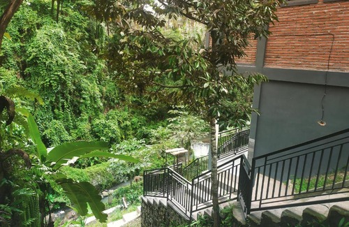 Kalipuro Bed & Breakfast | kelapa gading villas