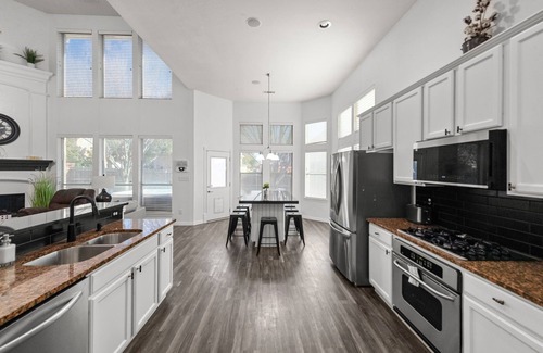 Keller House | Keller’s Crown Jewel - 5BR Retreat w/Hot Tub & Pool Table