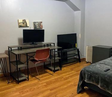 Downtown Baltimore House | Kelly Lodging