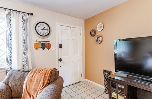 Quinton House | Kelly's Comfortable Quinton Home
