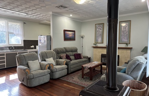 South Bunbury House | Kelly's House excellent for contractors,families and pets