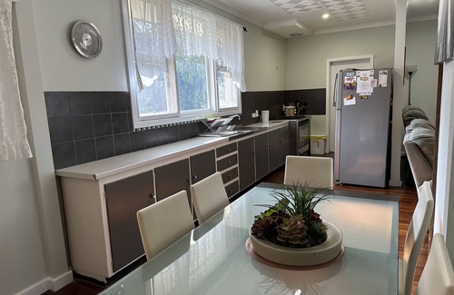 South Bunbury House | Kelly's House excellent for contractors,families and pets