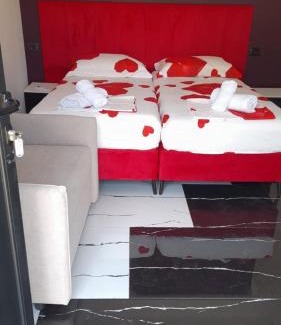 Qeparo House | Kelly's Rooms