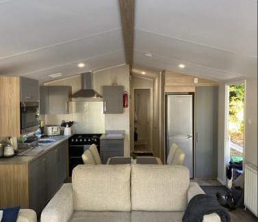 Clacton-on-Sea House | KellysHolidayHomes 26 Willerby 2 bedrooms caravan