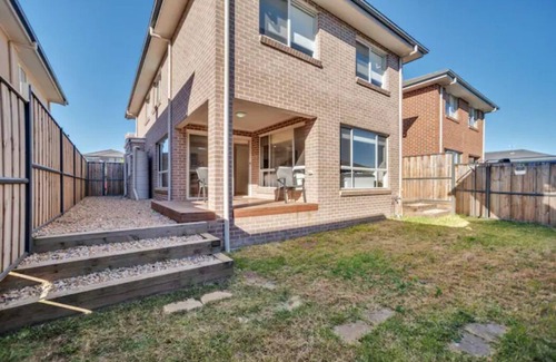 Kellyville House | Kellyvile Delight 5BrHouse+Parking+Shopping Center