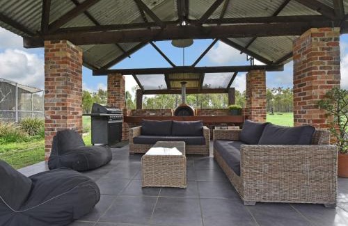 Lower Belford House | Kelman Cottage with pool and beautiful native wildlife