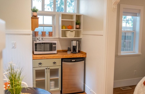 Central Okanagan Bed & Breakfast | Kelowna Bed and Breakfast