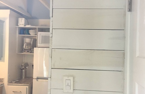 Bacliff Apartment | Kemah Cottages on Walsh-Tiny Dream Cottage