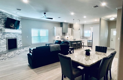 League City House | Kemah Delight!