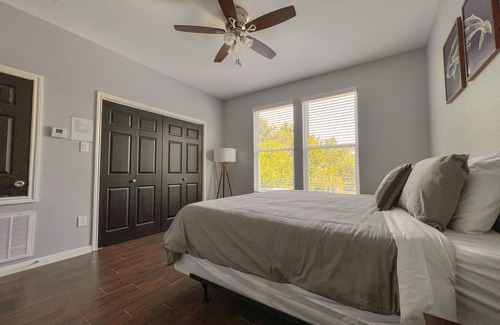 Clear Lake Shores Condo | Kemah Quarters Unit A