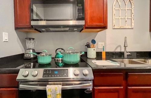 Clear Lake Shores Condo | Kemah Quarters Unit A