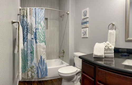 Clear Lake Shores Condo | Kemah Quarters Unit A