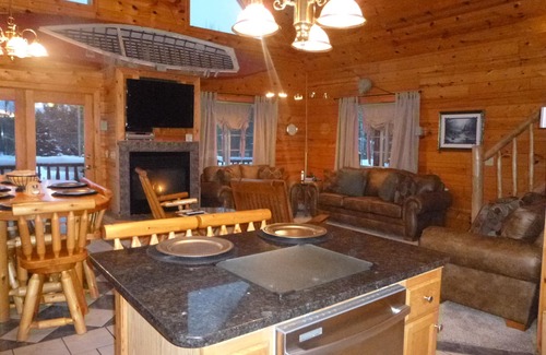 Chassell House | Kemp's Rentals-Great Family Home-Relaxing-Private-5 Acres-Close to Beach & MTU