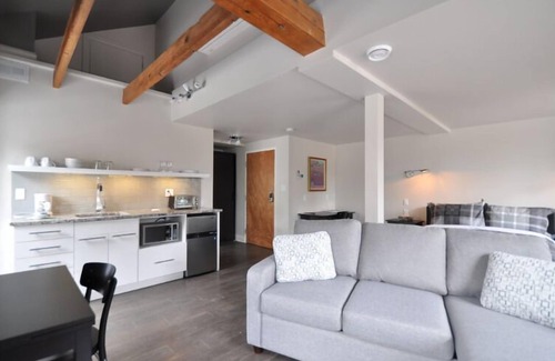 Kemptville Hotel | Kemptville Suites