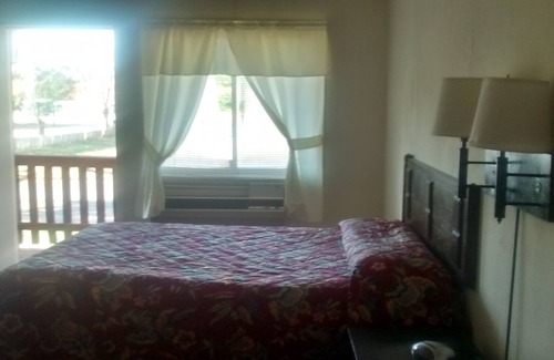 Gilbertsville Hotel | Ken-Bar Lodge