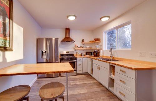 Sterling House | Kenai River Retreat about 4 Mi to Morgans Landing!