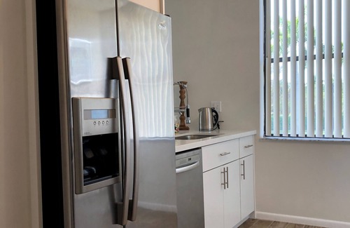 Delray Beach Condo | Kendra's Cozy Cottage