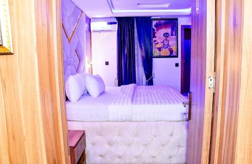 Festac House | Keneuro hotel & suites
