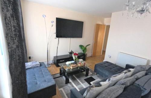 Bletchley Apartment | Keniji Luxury 2 Bed Apartment