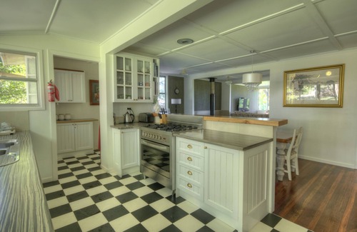 Kenilworth House | Kenilworth River Oaks on Mary River - Pets Allowed