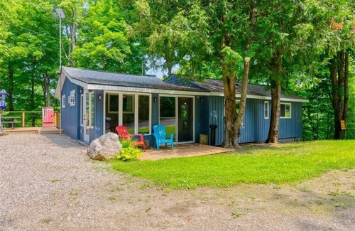 Arden Cottage | Kennebec Escape: Cozy 4-Season Lakefront Cottage with Stunning Views & Pvt Dock
