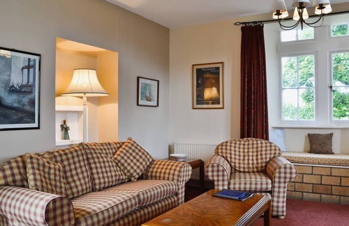 Maybole Cottage | Kennedy Cottage - Traditional 3 Bedroom Cottage on Beautiful Blairquhan estate