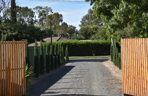 Euroa House | Kennedy House Euroa PERFECT FOR SHORT TERM STAYS